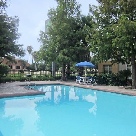 Sonesta Simply Suites Stafford Exterior photo